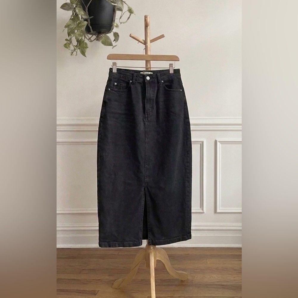 Denim&Co Black High-Waist Denim Skirt with Button Detail